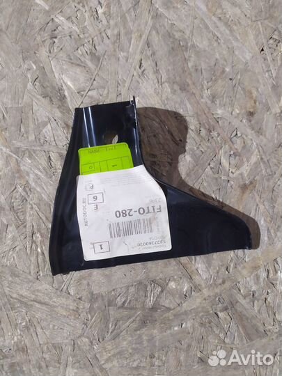 Кронштейн крепления фары Toyota Land Cruiser (200)