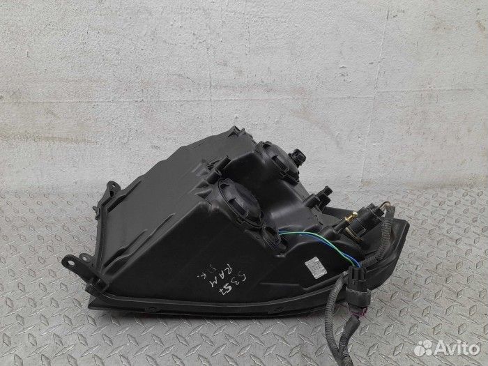 Фара правая для Dodge RAM IV (DS/DJ)