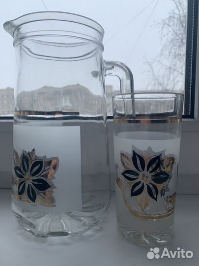 Графин со стаканами