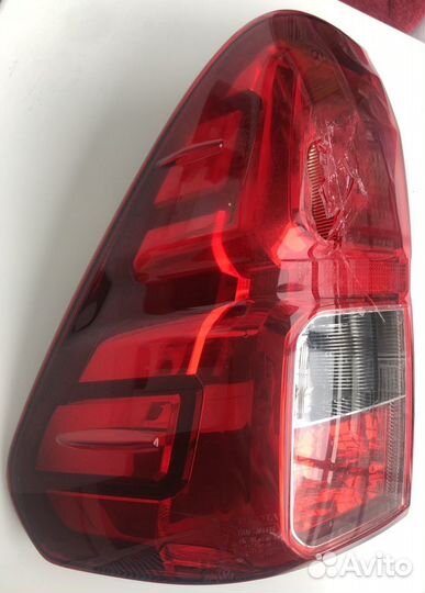 Фара задняя Toyota Hilux 8