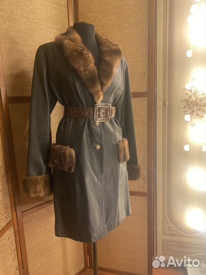 Кожаное пальто на осень с норкой