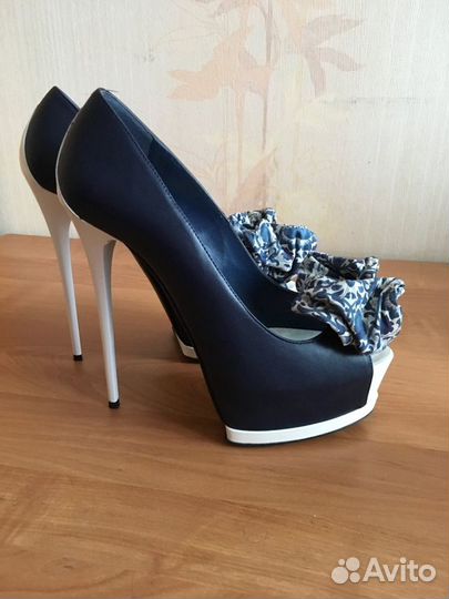 Туфли с бантом Gianmarco Lorenzi 38, оригинал