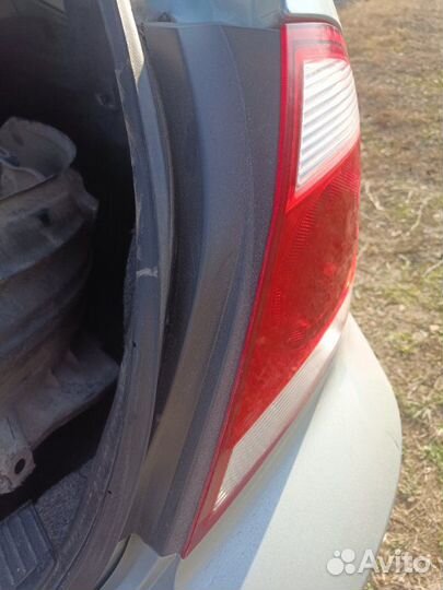 Фонарь задний правый Nissan Almera Classic B10