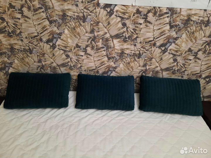 Подушки декоративные для дивана или кровати