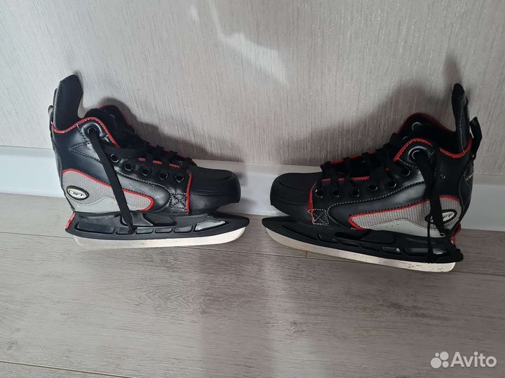 Коньки хоккейные