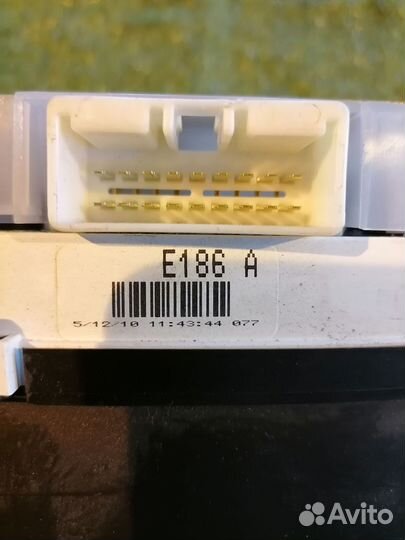 Спидометр (панель приборов) E186-55-471 Ford Escap