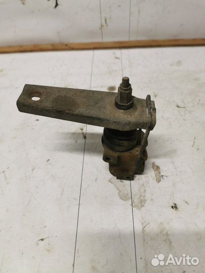 Распределитель тормозных усилий Renault Logan 1