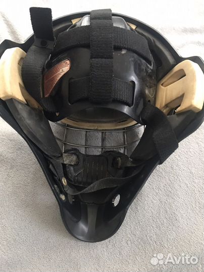 Вратарский хоккейный шлем - Монстр с аэрографией