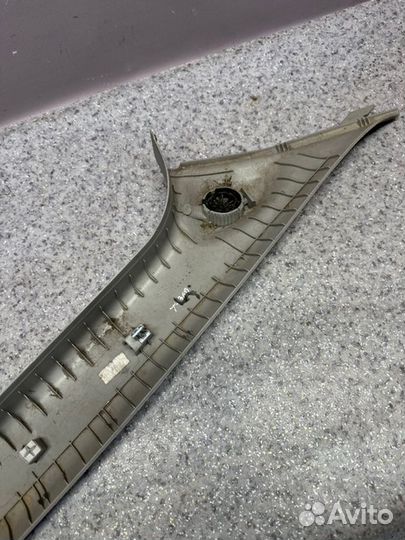 Накладка стойки передняя левая Chevrolet Aveo T300