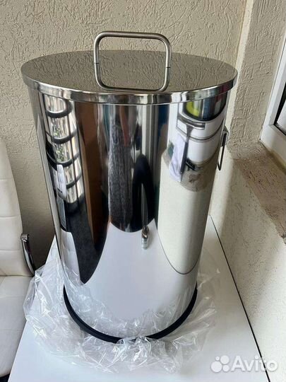 Кастрюля из нержавейки 30 литров на колесах новая