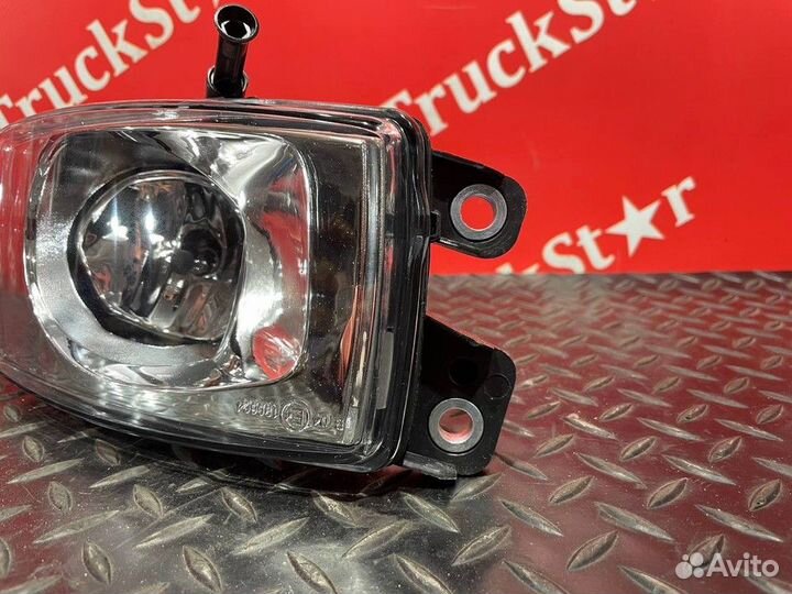 Фара противотуманная левая Renault T