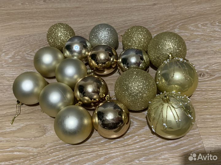 Елочные шары большие золотые новогодние много