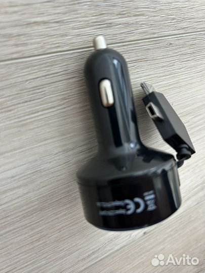 Автомобильная зарядка LADA Vesta