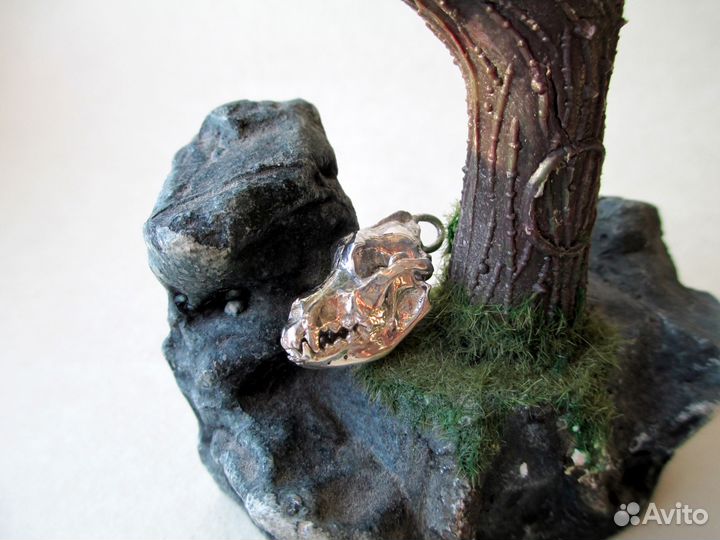 Слоник и деревце