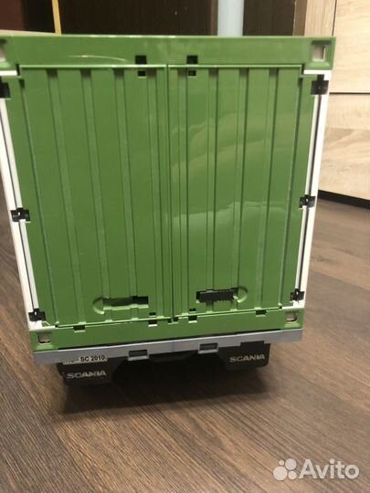 Bruder Грузовик с Дорожными Знаками