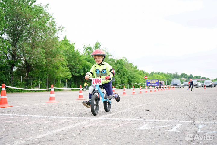 Беговел Runbike pro. 3-6лет