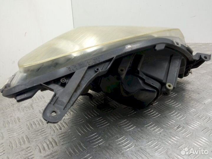 Фара Opel Astra H (2004-2010)