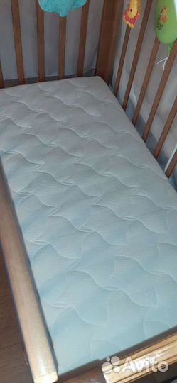 Детская кроватка с матрасом