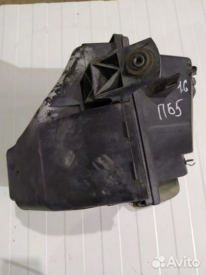 Корпус воздушного фильтра Volkswagen Passat B5