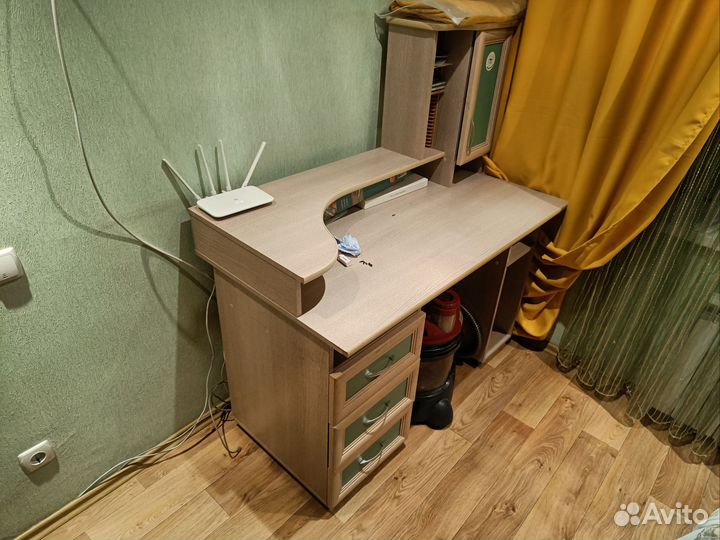 Компьютерный стол