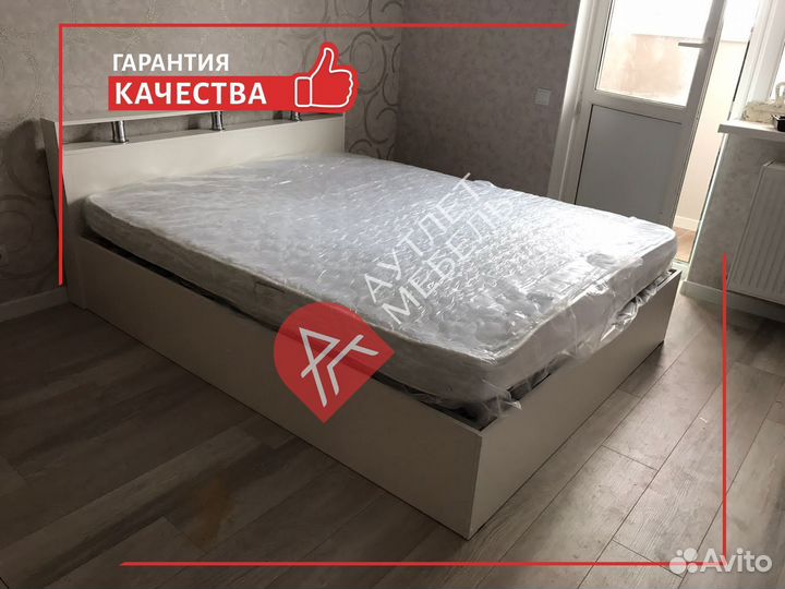 Кровать двухспальная с подъемным механизмом