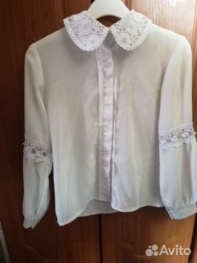 Блузка белая для девочек в отличном состоянии