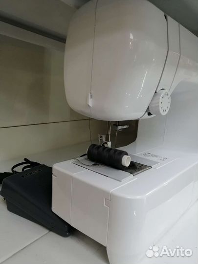 Швейная машина Brother x-4