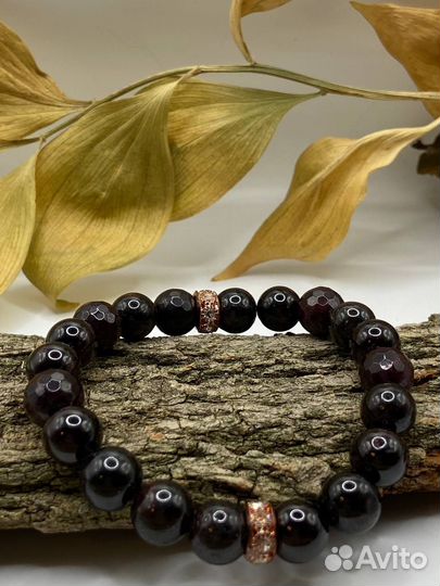 Браслет-талисман из камней 