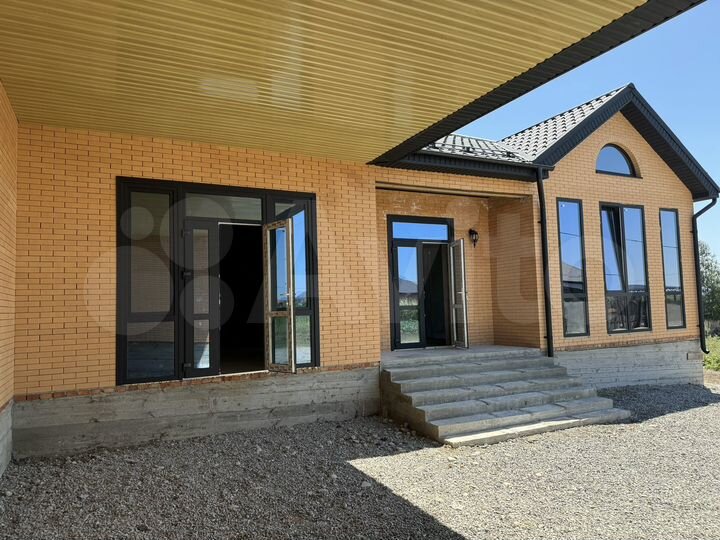 Дом 180 м² на участке 6 сот.