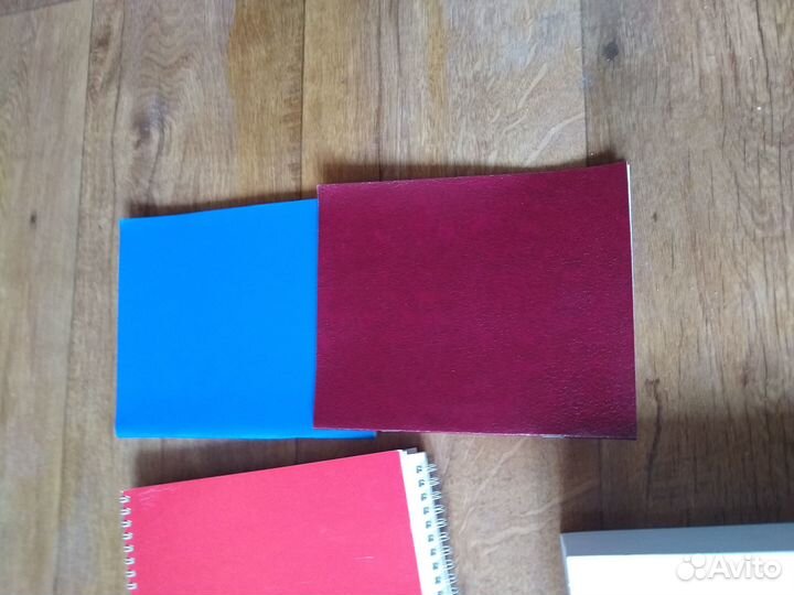 Блокноты ежедневники альбомы тетради