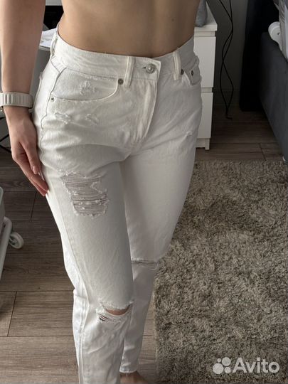 Джинсы белые pull&bear