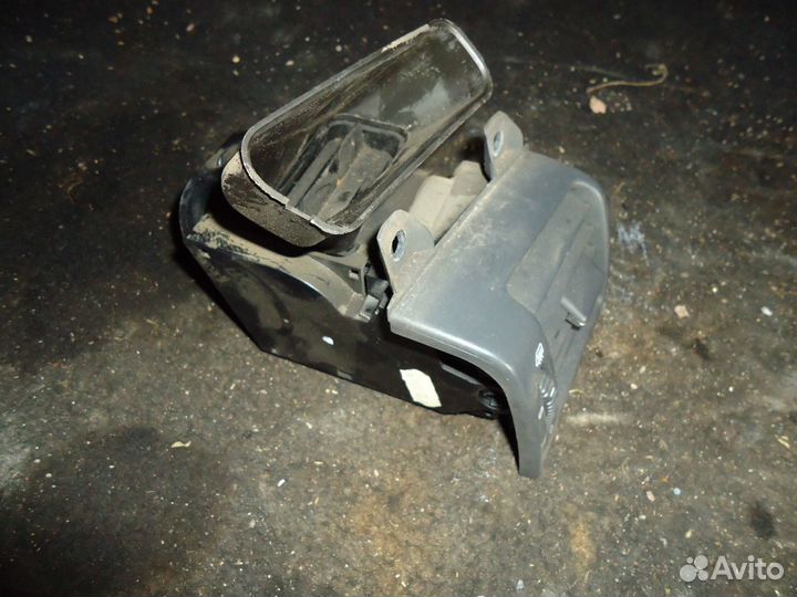 Дефлектор правый Mercedes Benz W210