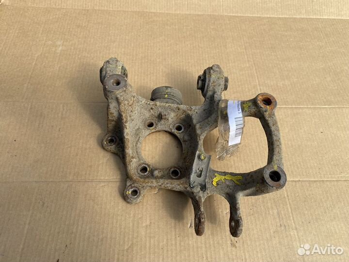 Кулак поворотный задний правый Mazda 3 III