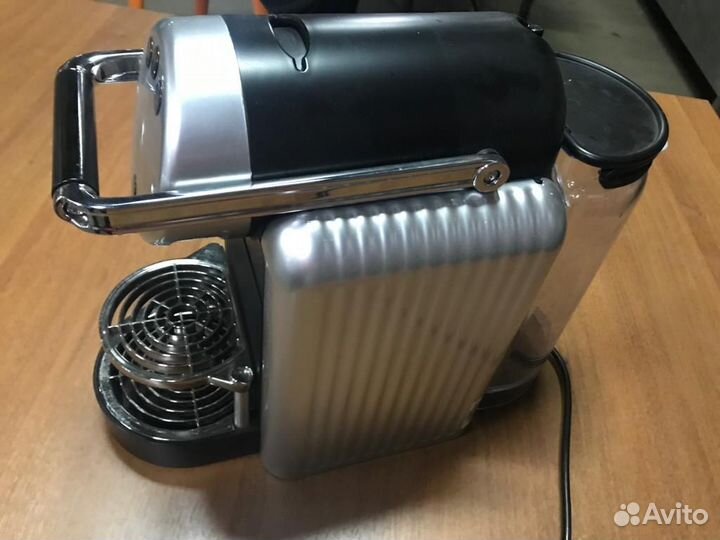 Капсульная кофемашина nespresso
