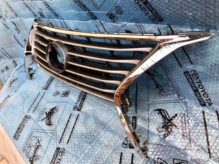 Решетка радиатора передняя Lexus Rx 3 2009-2015