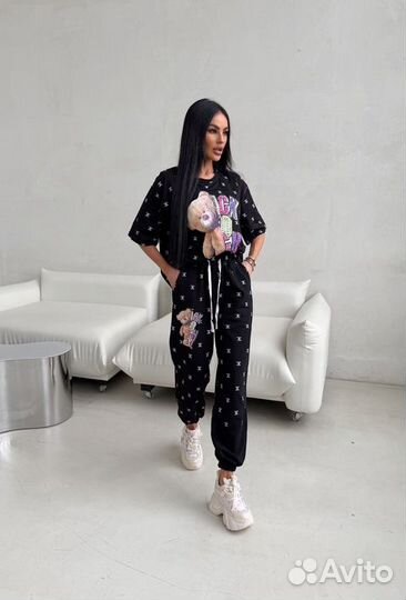 Костюм женский