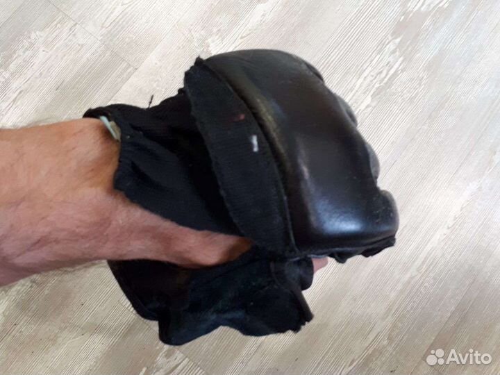 Перчатки для тайского бокса и мма 