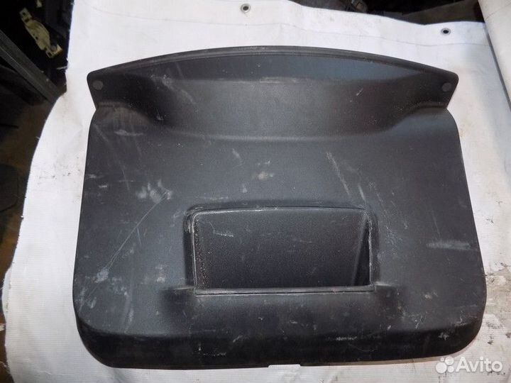 Обшивка двери багажника Duster 2012