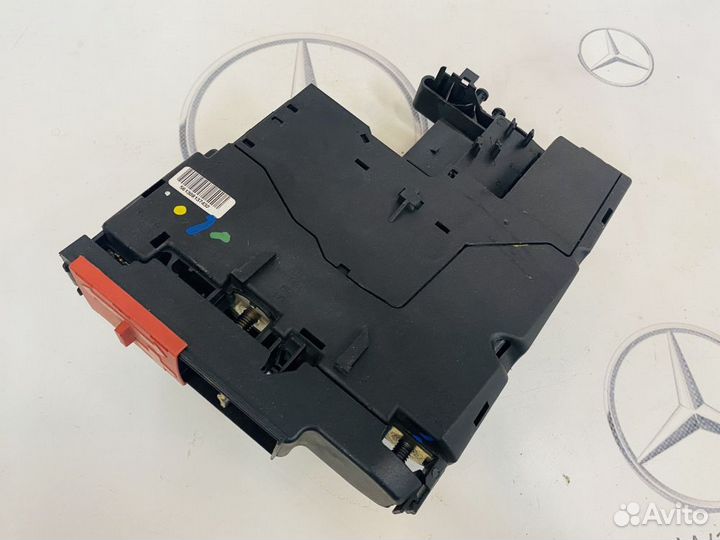 Блок предохранителей Mercedes W204