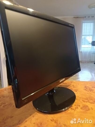 Монитор Samsung SyncMaster S19B300