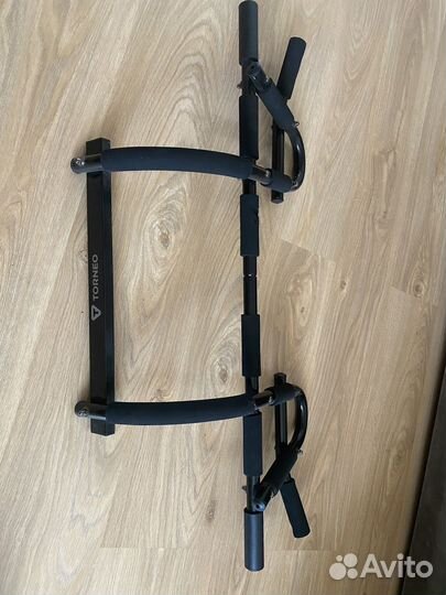 Турник дверной накладной Torneo