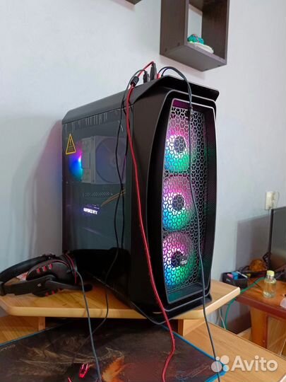 Игровой компьютер с полным комплектом