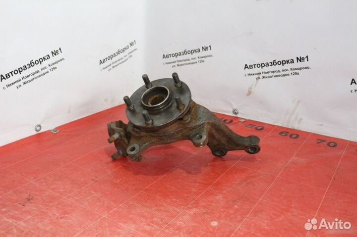 Кулак поворотный правый Toyota Rav4 30