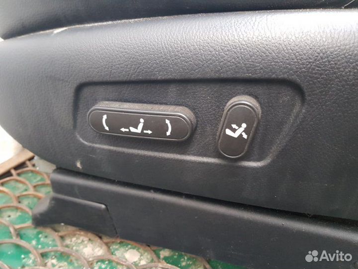 Сиденье переднее левое Kia Mohave HM D6EA 2009