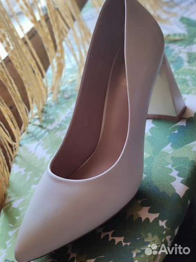 Туфли женские 36 размер на каблуке