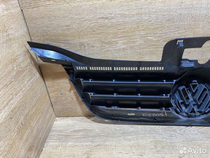 Решетка радиатора VW Touran 2003-2006 Арт. 130239
