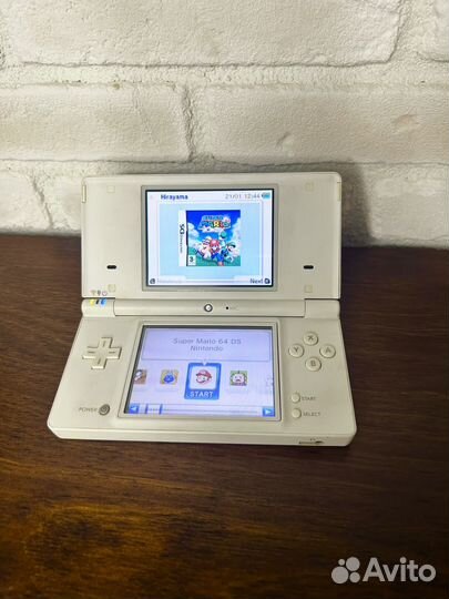 Nintendo DSi 32Gb прошитая Белая