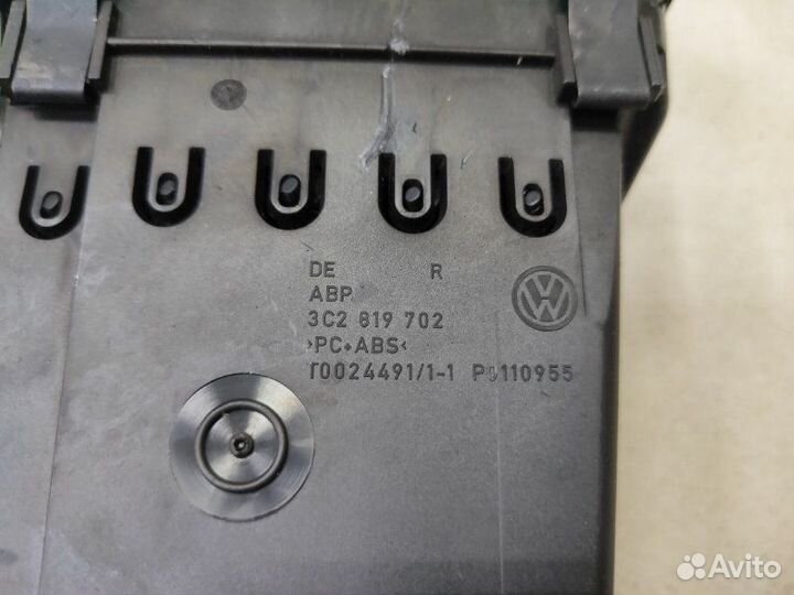 Дефлектор воздуховода правый Volkswagen Passat B6