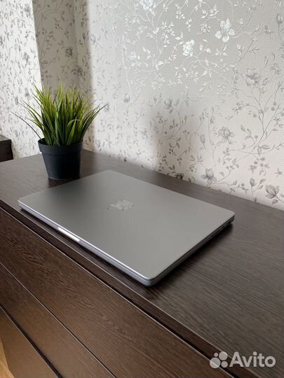 Apple macbook pro 14 m1 16gb 1tb