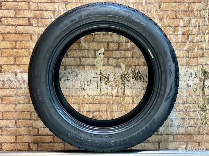 Bridgestone Blizzak DM-V1 225/55 R17
